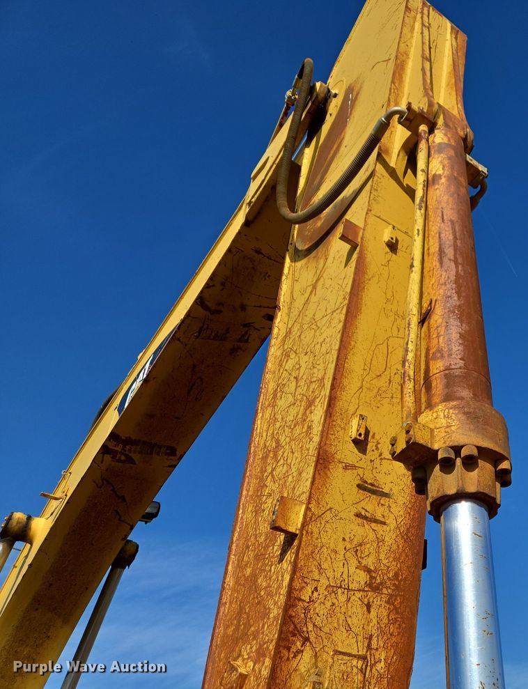 image for item DT5405 2003 Caterpillar 330C excavator