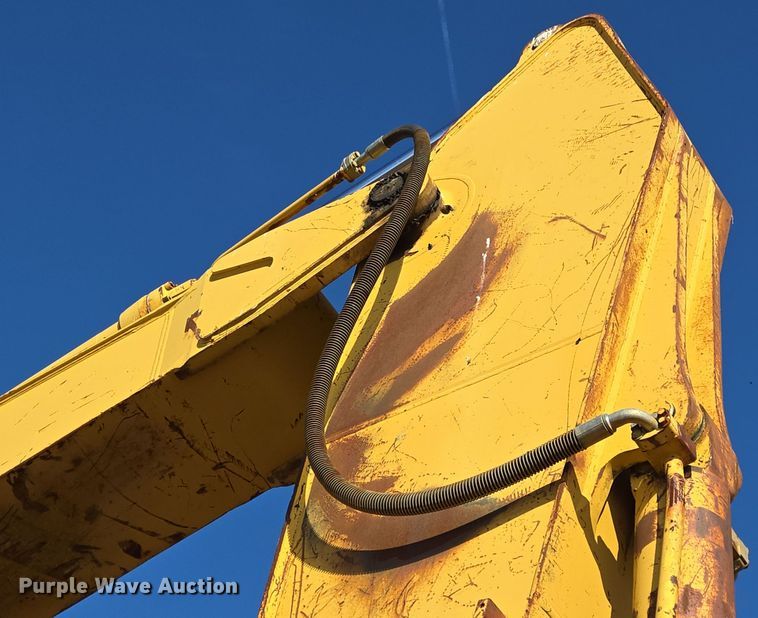 image for item DT5405 2003 Caterpillar 330C excavator