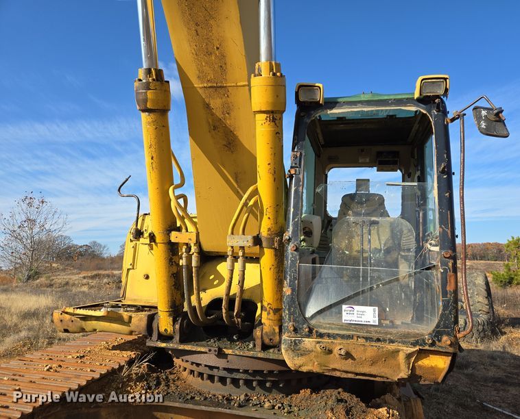 image for item DT5405 2003 Caterpillar 330C excavator