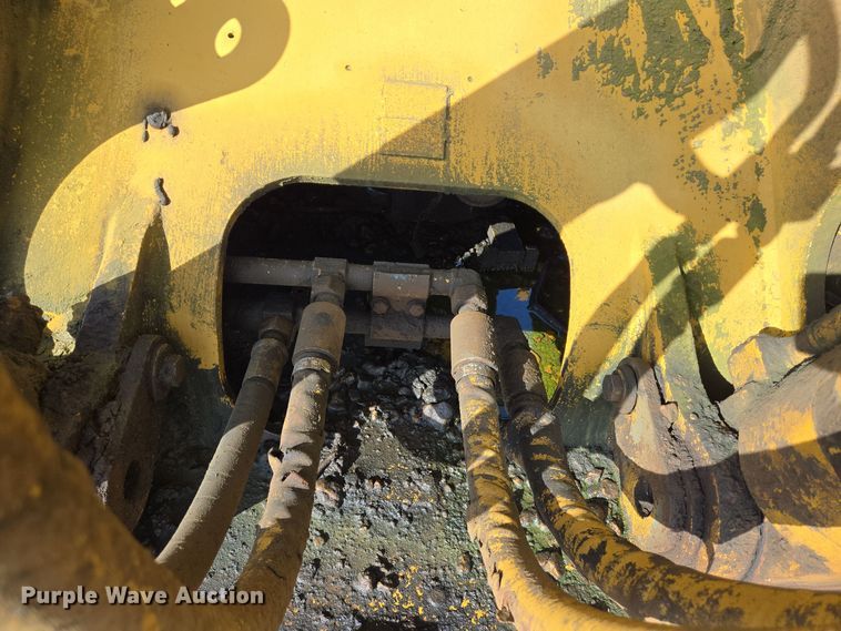 image for item DT5405 2003 Caterpillar 330C excavator