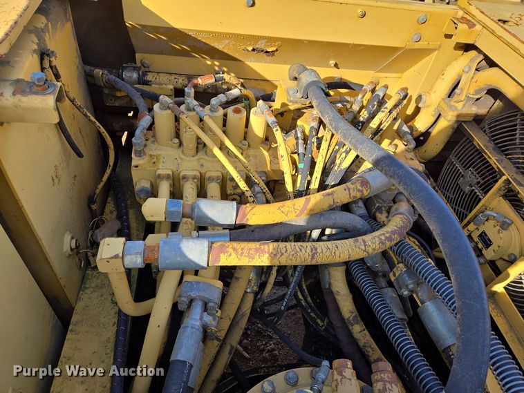 image for item DT5405 2003 Caterpillar 330C excavator