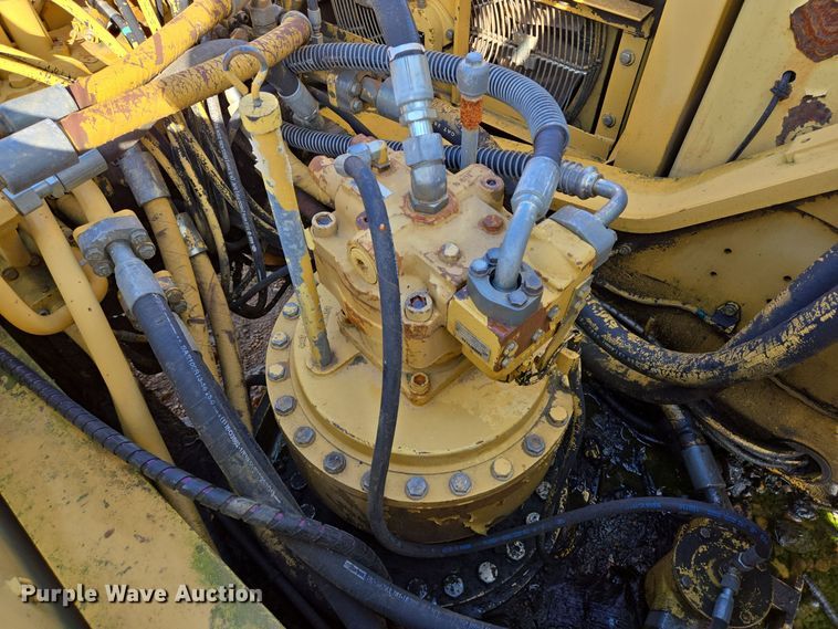 image for item DT5405 2003 Caterpillar 330C excavator