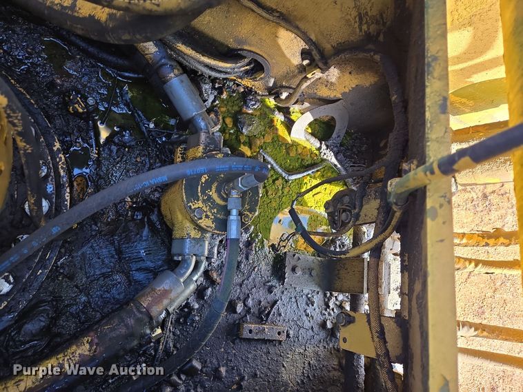 image for item DT5405 2003 Caterpillar 330C excavator