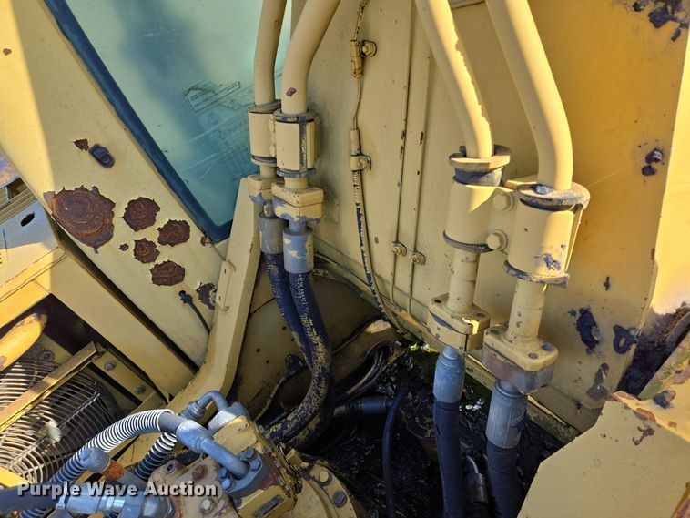 image for item DT5405 2003 Caterpillar 330C excavator