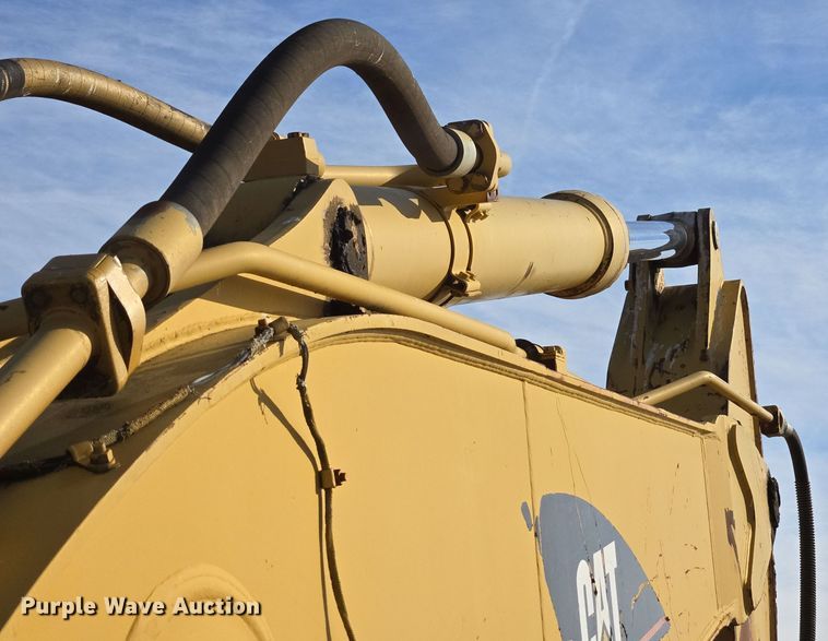 image for item DT5405 2003 Caterpillar 330C excavator