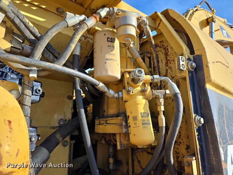 image for item DT5405 2003 Caterpillar 330C excavator