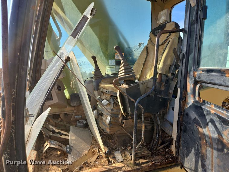 image for item DT5405 2003 Caterpillar 330C excavator