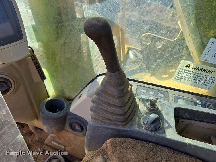 image for item DT5405 2003 Caterpillar 330C excavator