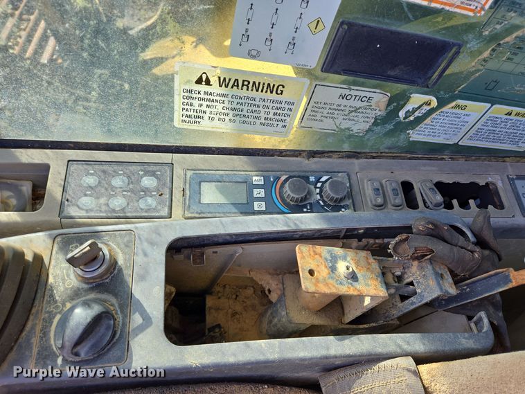 image for item DT5405 2003 Caterpillar 330C excavator