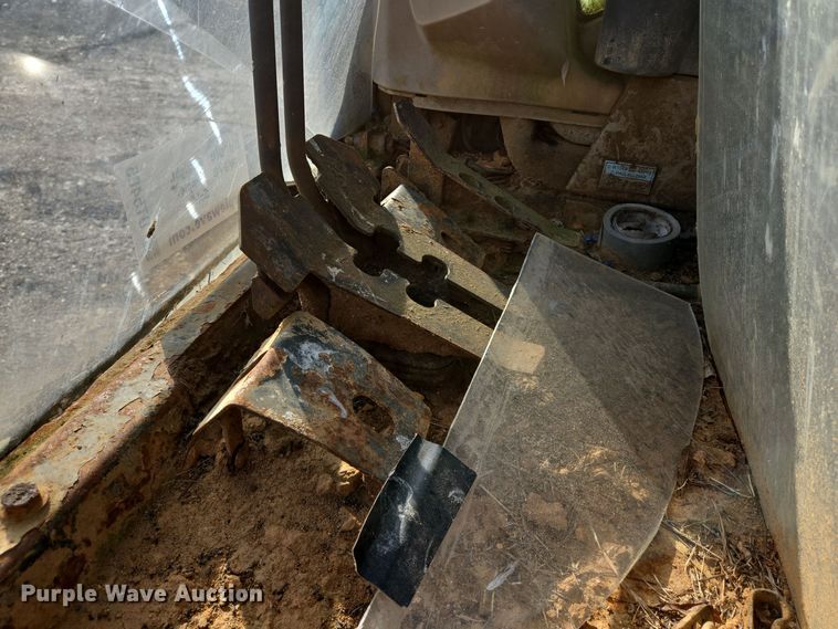 image for item DT5405 2003 Caterpillar 330C excavator