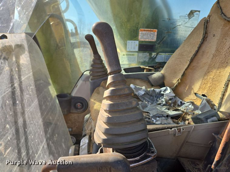 image for item DT5405 2003 Caterpillar 330C excavator