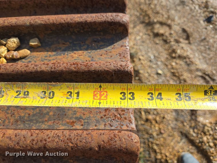 image for item DT5405 2003 Caterpillar 330C excavator