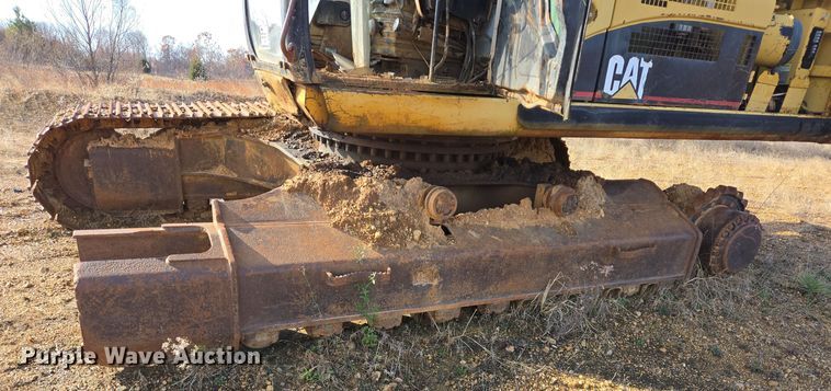 image for item DT5405 2003 Caterpillar 330C excavator