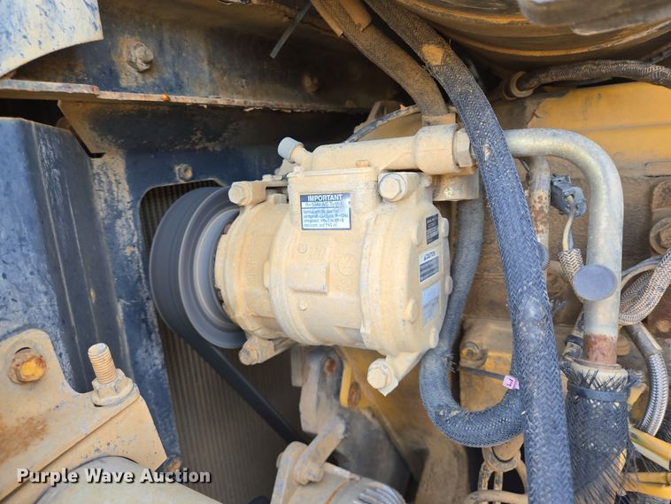 image for item DT5410 2011 John Deere 844K wheel loader