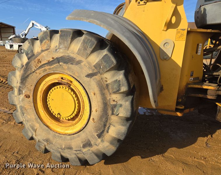 image for item DT5410 2011 John Deere 844K wheel loader