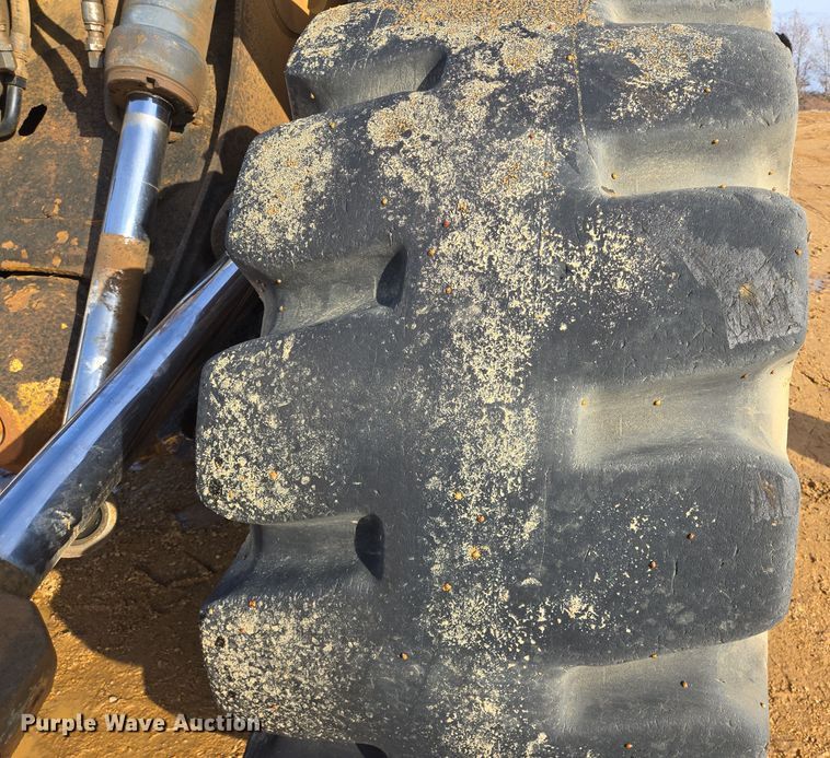 image for item DT5410 2011 John Deere 844K wheel loader