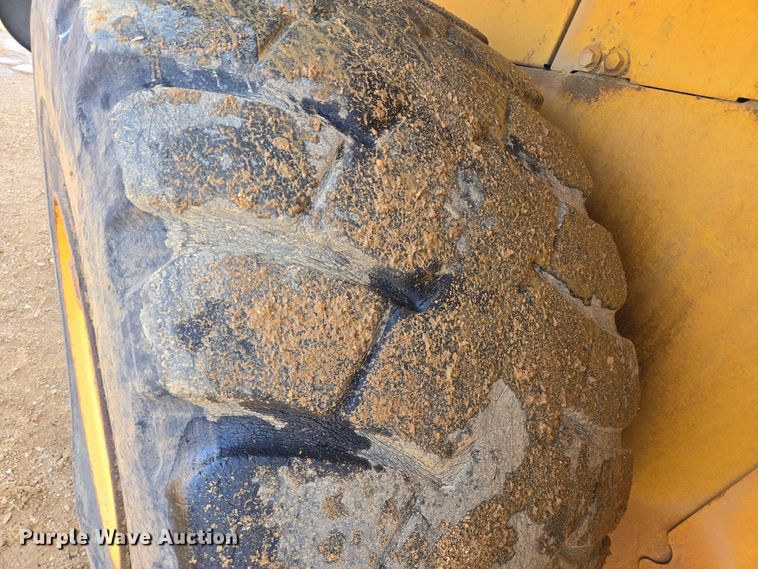 image for item DT5410 2011 John Deere 844K wheel loader