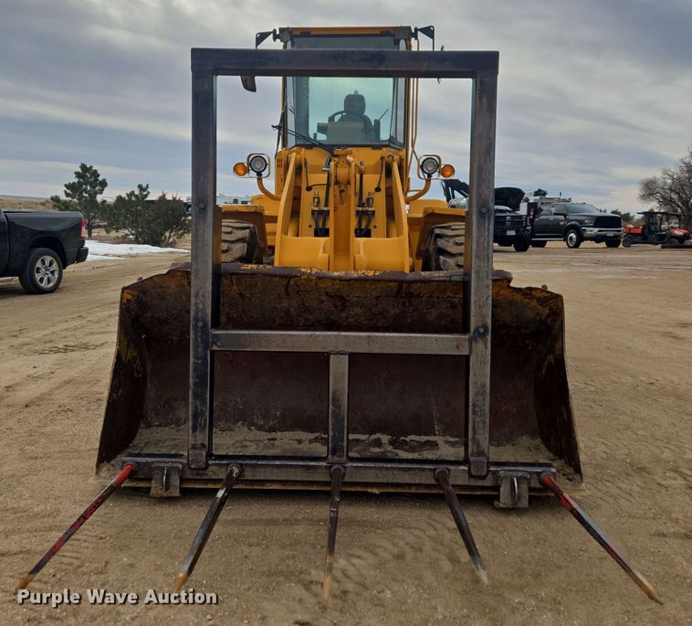 image for item DT7022 2002 Hyundai HL730XTD-3 wheel loader