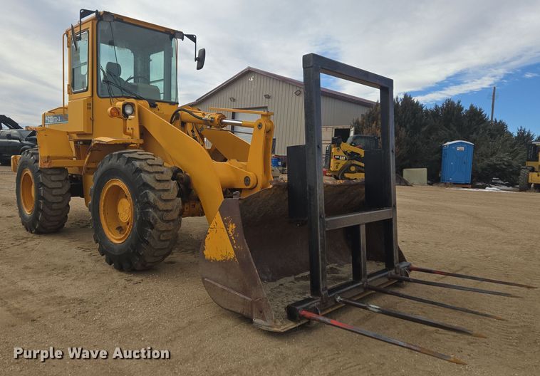 image for item DT7022 2002 Hyundai HL730XTD-3 wheel loader