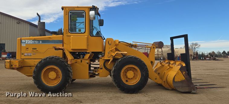 image for item DT7022 2002 Hyundai HL730XTD-3 wheel loader