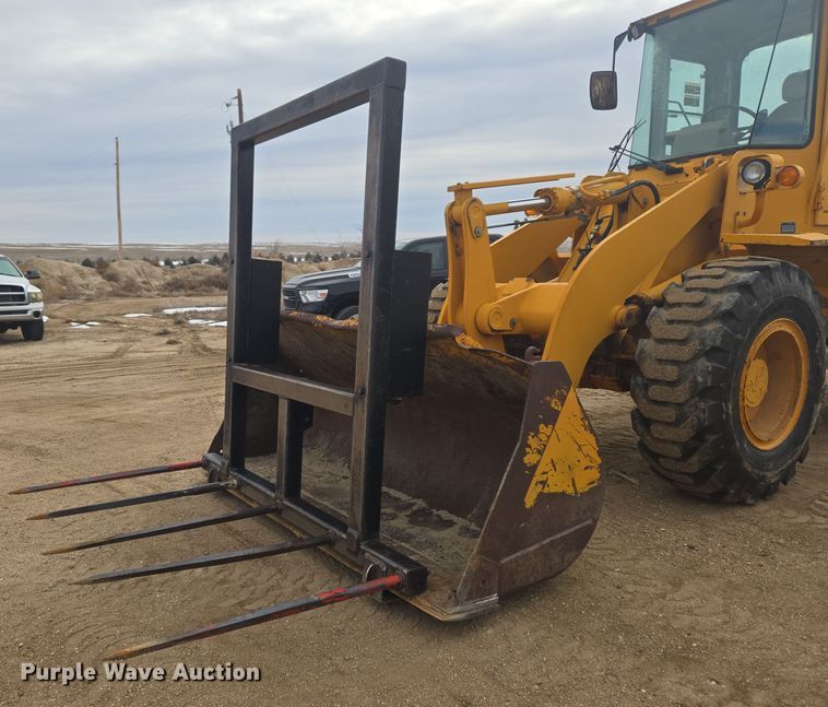 image for item DT7022 2002 Hyundai HL730XTD-3 wheel loader