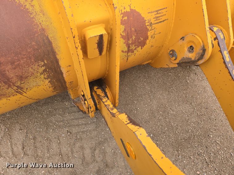 image for item DT7022 2002 Hyundai HL730XTD-3 wheel loader