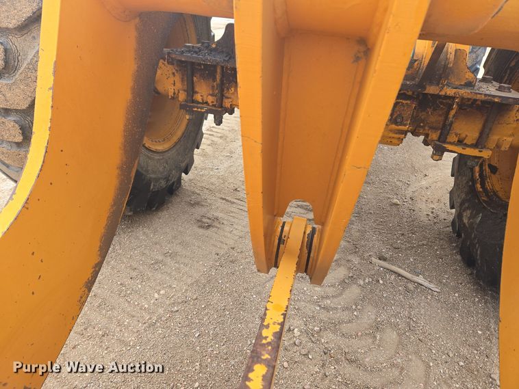 image for item DT7022 2002 Hyundai HL730XTD-3 wheel loader