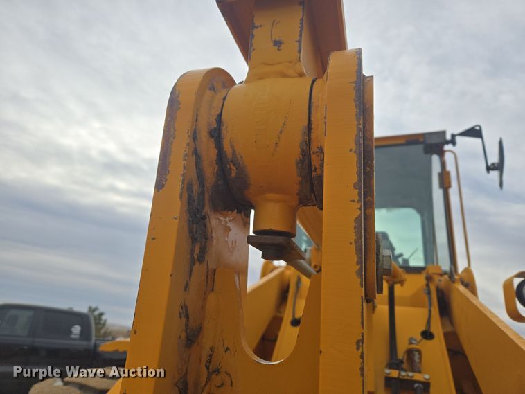 image for item DT7022 2002 Hyundai HL730XTD-3 wheel loader