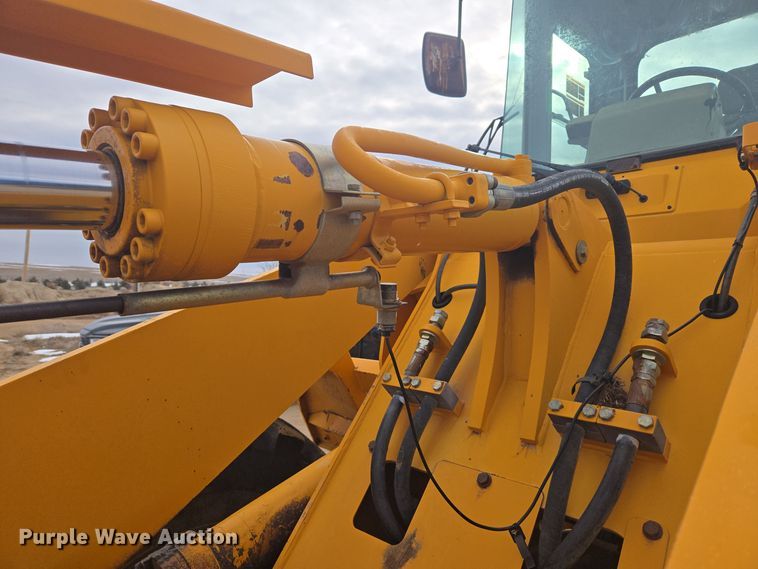 image for item DT7022 2002 Hyundai HL730XTD-3 wheel loader