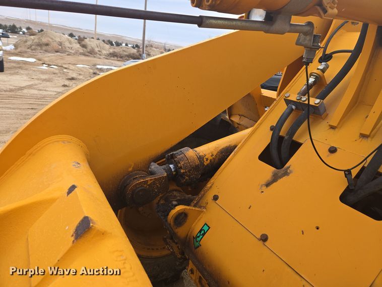 image for item DT7022 2002 Hyundai HL730XTD-3 wheel loader