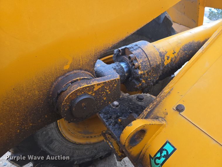 image for item DT7022 2002 Hyundai HL730XTD-3 wheel loader