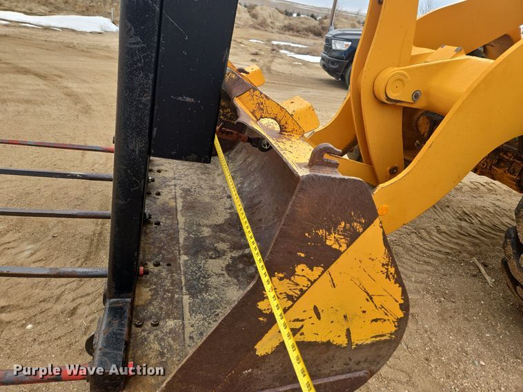 image for item DT7022 2002 Hyundai HL730XTD-3 wheel loader