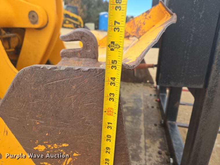 image for item DT7022 2002 Hyundai HL730XTD-3 wheel loader