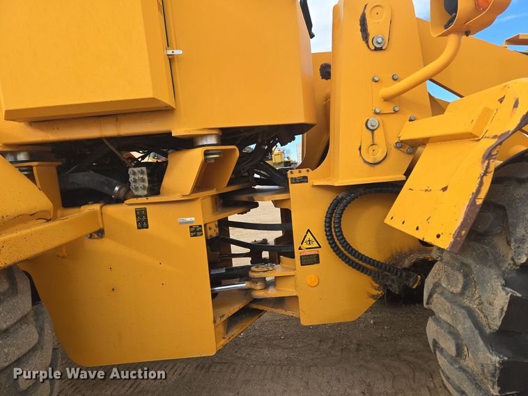 image for item DT7022 2002 Hyundai HL730XTD-3 wheel loader