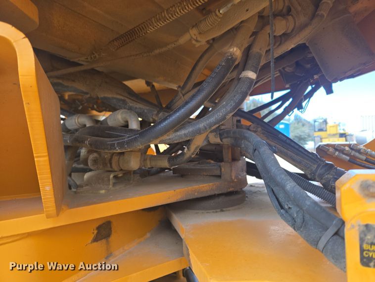 image for item DT7022 2002 Hyundai HL730XTD-3 wheel loader