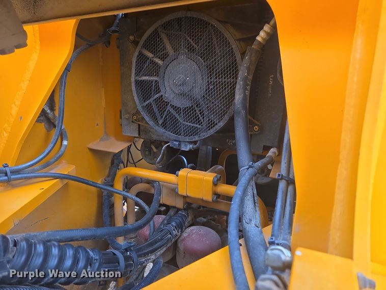 image for item DT7022 2002 Hyundai HL730XTD-3 wheel loader