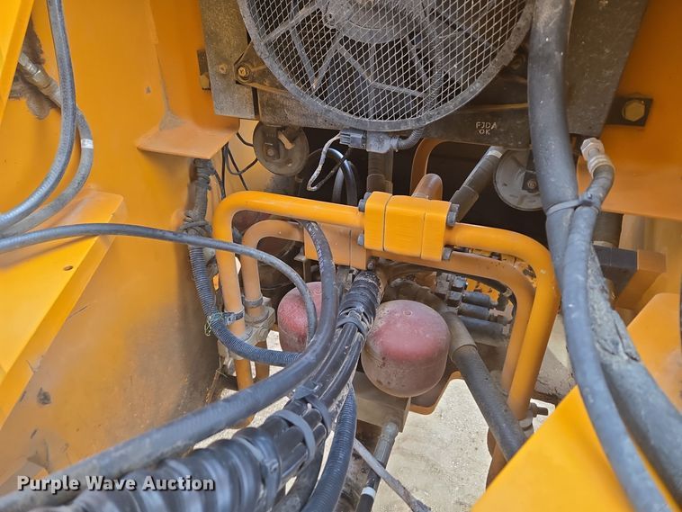 image for item DT7022 2002 Hyundai HL730XTD-3 wheel loader