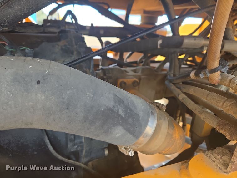 image for item DT7022 2002 Hyundai HL730XTD-3 wheel loader