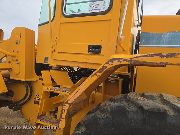 image for item DT7022 2002 Hyundai HL730XTD-3 wheel loader