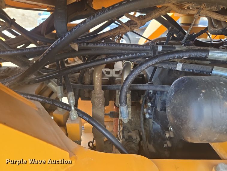 image for item DT7022 2002 Hyundai HL730XTD-3 wheel loader