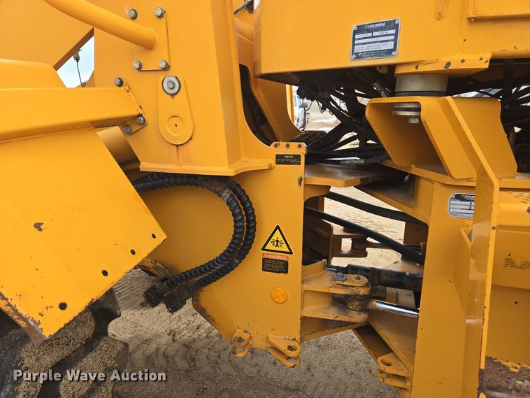 image for item DT7022 2002 Hyundai HL730XTD-3 wheel loader