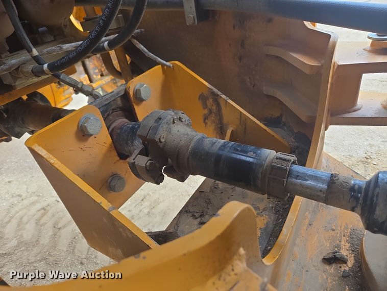 image for item DT7022 2002 Hyundai HL730XTD-3 wheel loader