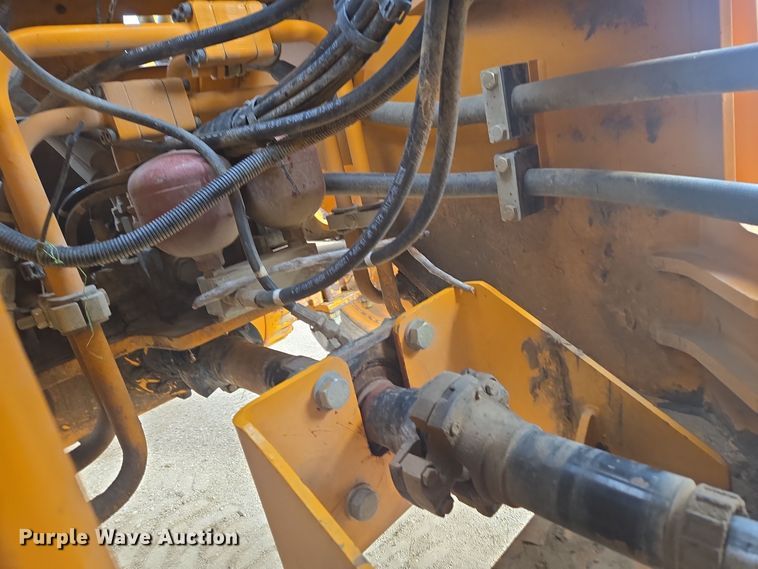 image for item DT7022 2002 Hyundai HL730XTD-3 wheel loader