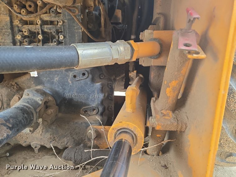 image for item DT7022 2002 Hyundai HL730XTD-3 wheel loader