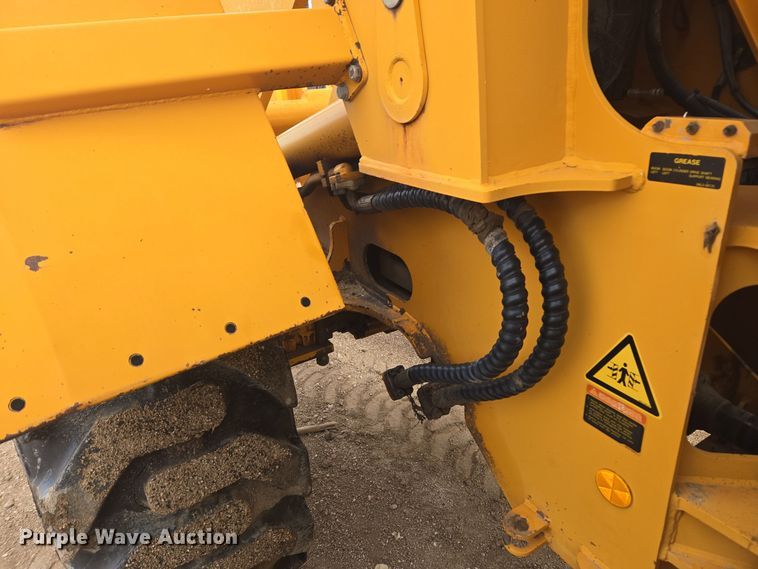 image for item DT7022 2002 Hyundai HL730XTD-3 wheel loader