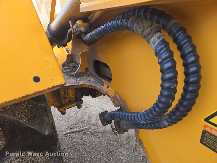 image for item DT7022 2002 Hyundai HL730XTD-3 wheel loader