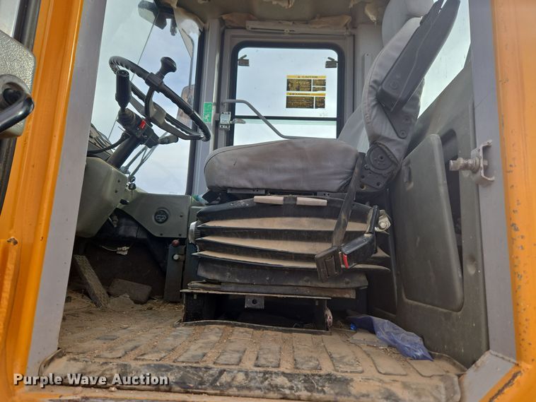 image for item DT7022 2002 Hyundai HL730XTD-3 wheel loader