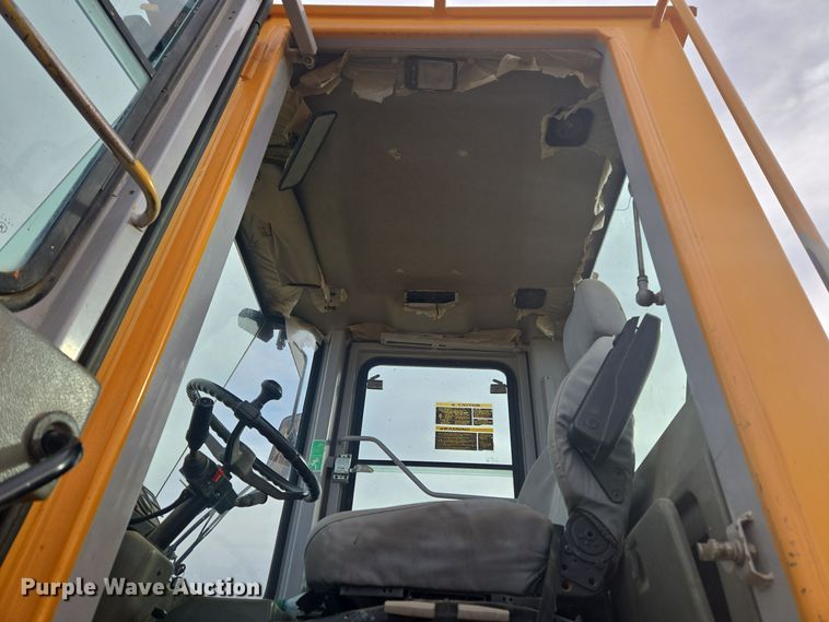 image for item DT7022 2002 Hyundai HL730XTD-3 wheel loader