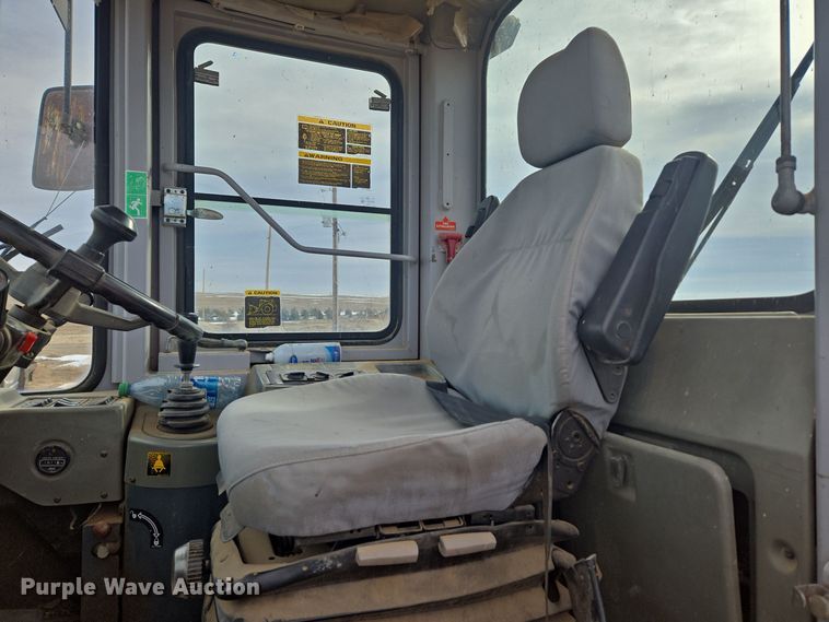 image for item DT7022 2002 Hyundai HL730XTD-3 wheel loader