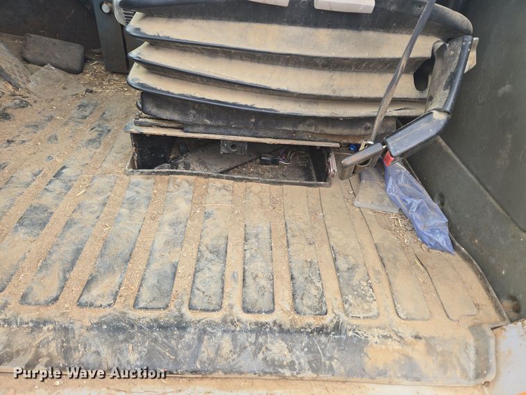 image for item DT7022 2002 Hyundai HL730XTD-3 wheel loader